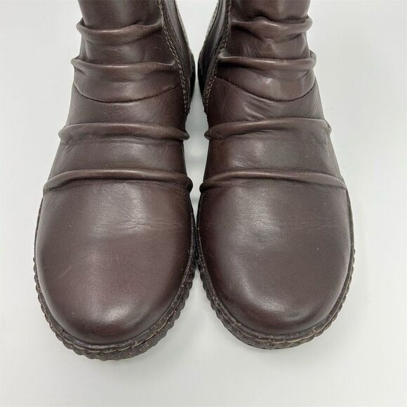 Clarks Caroline Orchid Chocolate Brown Leather Flat Ankle Boots Size 9.5 Wide - Picture 5 of 11